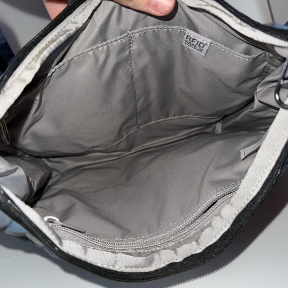 NWOT Pacsafe RFID BLOCKING Blue Grey Floral Crossbody/ Shoulder Bag security - Picture 6 of 6